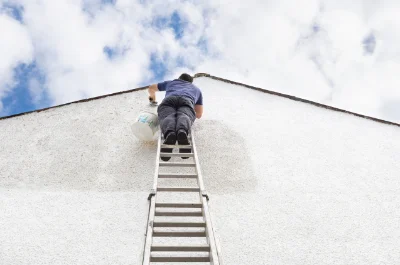 Peinture extérieure à Senlisse — façades et ravalement